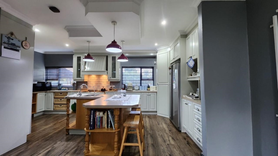 4 Bedroom Property for Sale in Melodie North West
